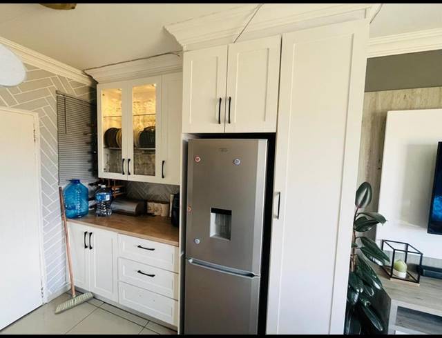 2 BEDROOM APARTMENT FOR SALE IN FLEURHOF